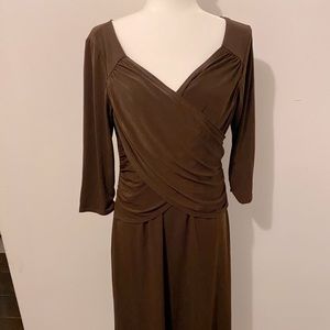 Brown b-slim dress .
